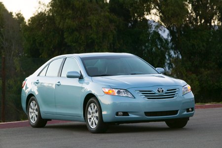 toyota camry le review