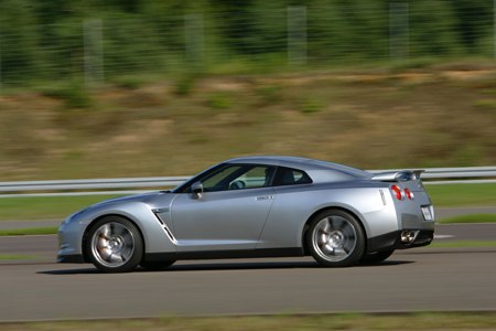 2009 nissan gt r review