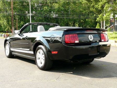 2008 ford mustang v6 convertible review
