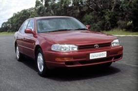 review 2008 dodge charger v6 vs 1993 toyota camry