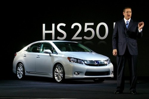 lexus plans to sell 25 000 hybrid hs250 in model year one