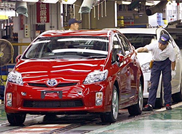 strong yen spells big trouble for toyota