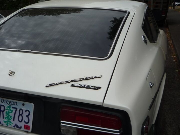 curbside classic the revolutionary 1971 datsun 240z