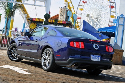 review 2011 ford mustang gt