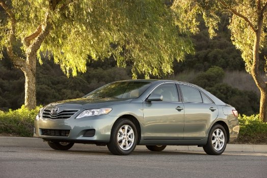 review 2011 toyota camry le