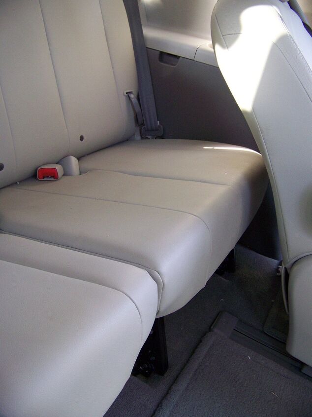 review 2011 toyota sienna