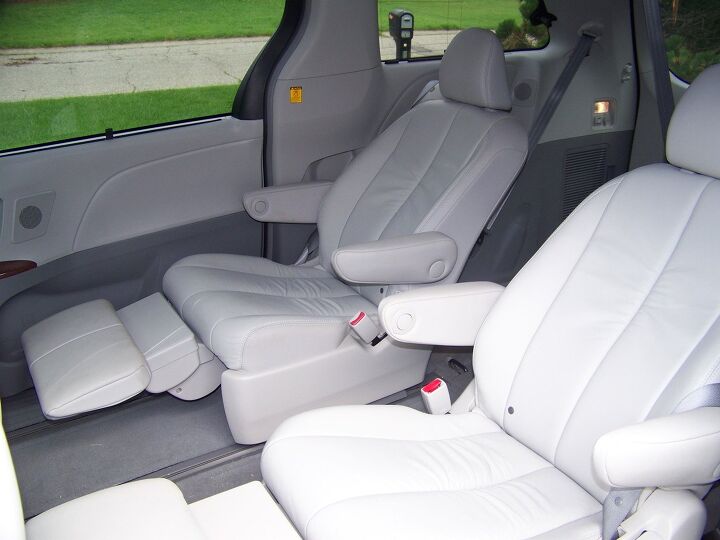 review 2011 toyota sienna