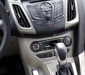 review 2012 ford focus se sedan and focus titanium five door