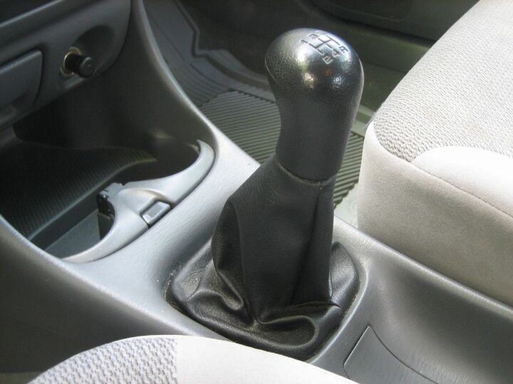 are manual transmissions the answer to distracted driving