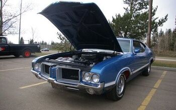 Car Collector's Corner: 1971 Oldsmobile 442 W30 - A Horse Trade Dr. Oldsmobile Would Approve