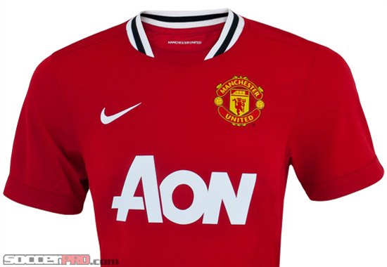 chevrolet bowtie appearing on manchester united shirts