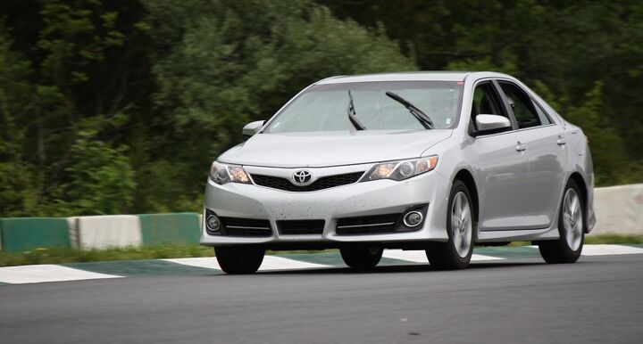 review toyota camry se 2 5l track tested