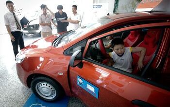 Chinese Car Dealers Report Inventories Remain High