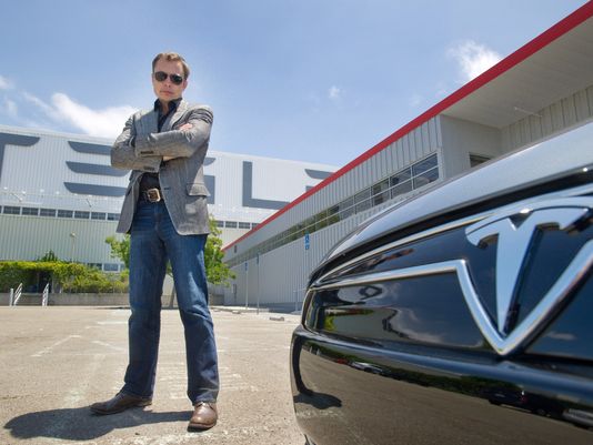 editorial why tesla needs to sell cars through the franchised dealer network