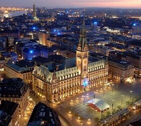 Hamburg to Ban Cars From City Center By 2034