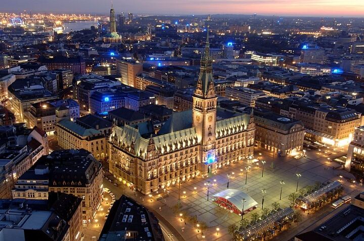 hamburg to ban cars from city center by 2034