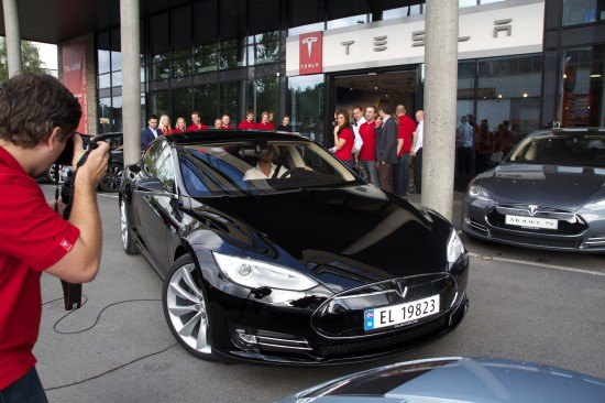 Sovereign Subsidies Fuel Norwegian Tesla Registrations