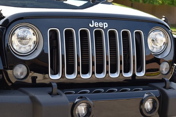 Jeep Wrangler Ditches (Awful) Old Headlights for 2017, Dodge Caravan Heads Downmarket