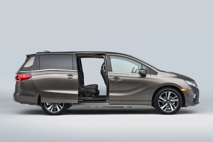 Want A 10-Speed Automatic In Your Next Minivan? Prepare To Spend At Least $44,000 For A 2018 Honda Odyssey