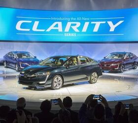 2017 NYIAS: Honda Builds the Clarity Into a Family