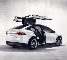 After Fiery China Crash, Model X Rear Doors Are Still Causing Problems for Tesla