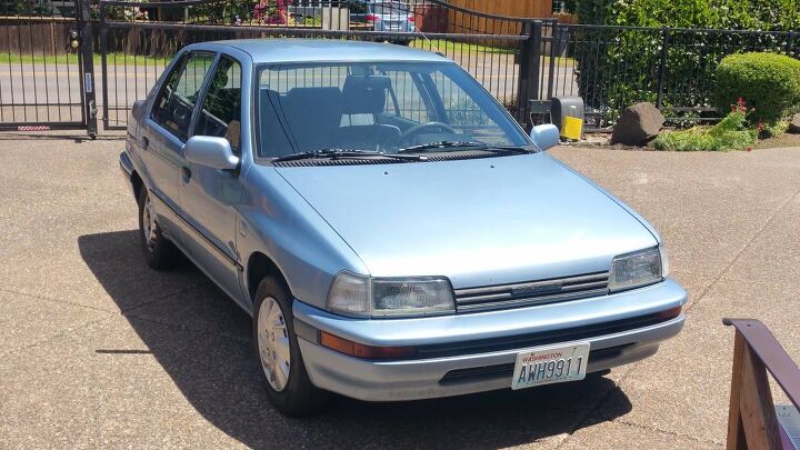 Rare Rides: This 1990 Daihatsu Charade is the Essence of Car