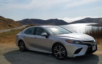 2018 Toyota Camry SE Rental Review - Three Dressed Up As a Nine?
