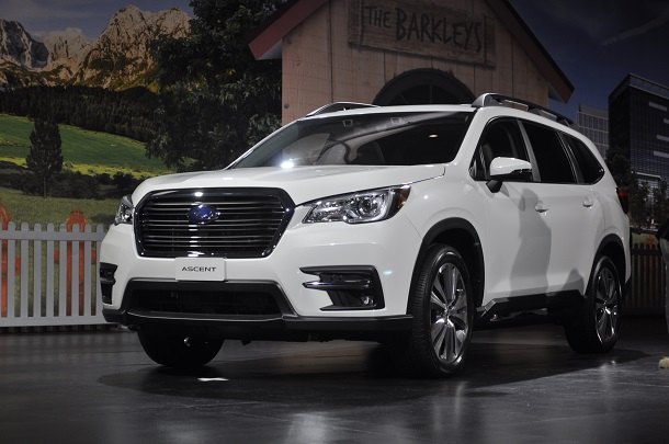 2019 subaru ascent subie takes another shot at the big time