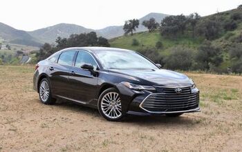2019 Toyota Avalon First Drive - One Step Forward and Back