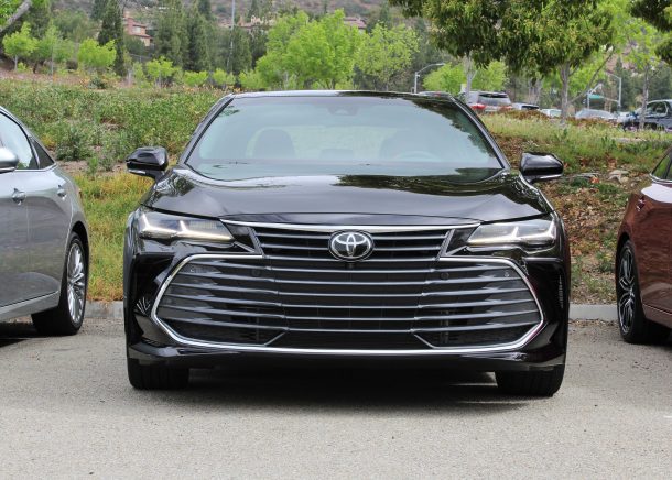 2019 toyota avalon first drive one step forward and back