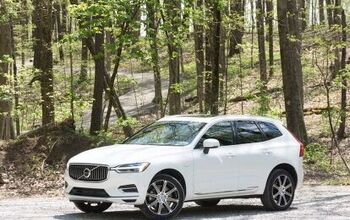 2018 Volvo XC60 T8 E-AWD Review - Silent Serenity