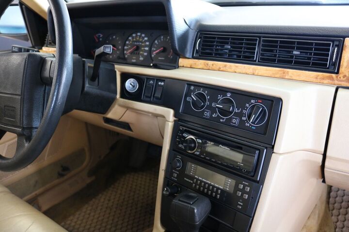 Volvo 780 Bertone Coupé V6 - 1988 på Bilweb Auctions Volvo 780 Bertone Coupé V6 - 1988 på Bilweb Auctions