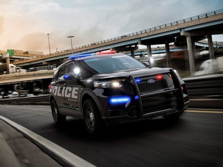 2020 ford explorer again appears in cop clothing