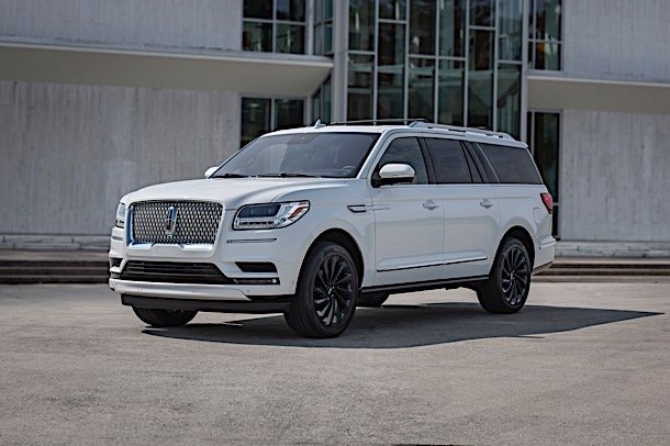 paint it black 2020 lincoln navigator has new monochromatic colors safety tech