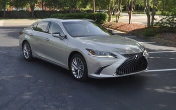 2019 Lexus ES 300h Ultra Luxury Review - Attempting to Make a Statement