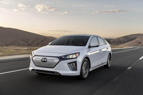2020 hyundai ioniq modest changes but the electric goes to war with nissan