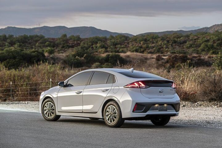 2020 hyundai ioniq modest changes but the electric goes to war with nissan