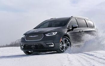 Chrysler at Chicago Auto Show: Refreshed 2021 Chrysler Pacifica Offers All-Wheel Drive
