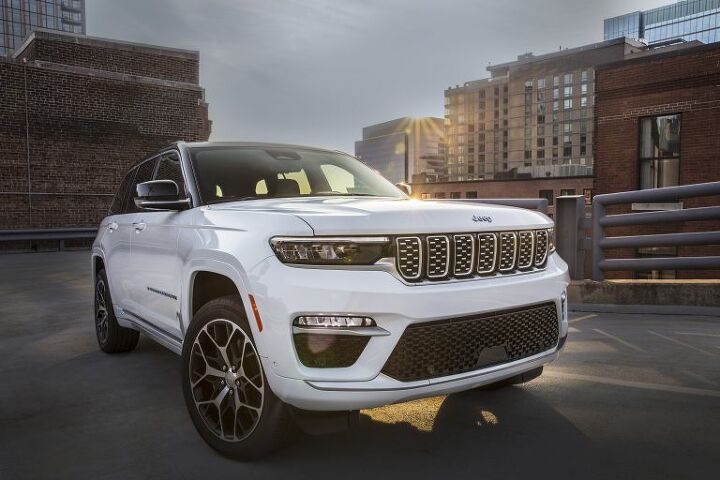2022 jeep grand cherokee blending new and old