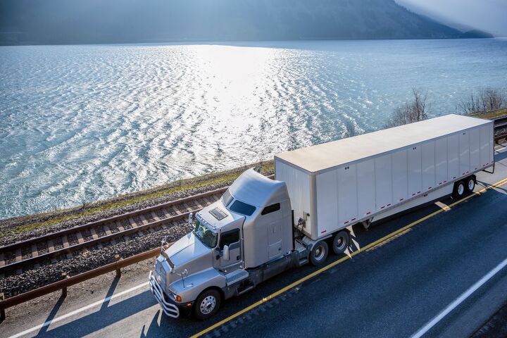 Largest Labor Group Says Autonomous Trucks Need Drivers