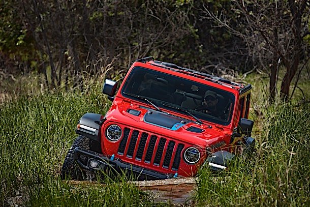 2021 jeep wrangler 4xe first drive incredible off road machine just an okay hybrid