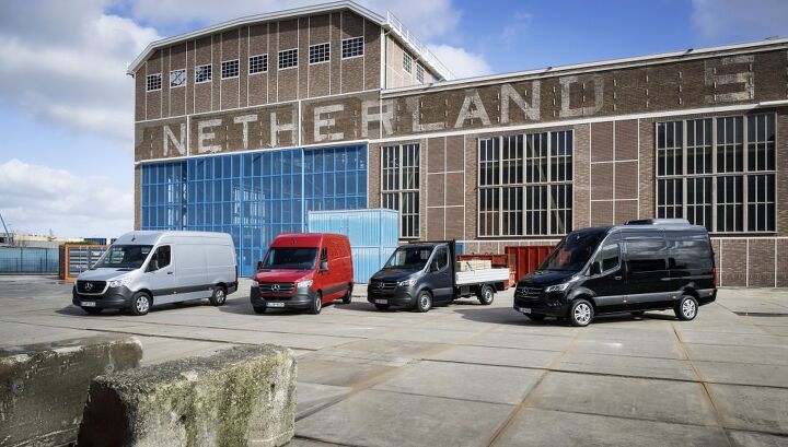Lone Sprinter: Daimler to End Freightliner Badge Job