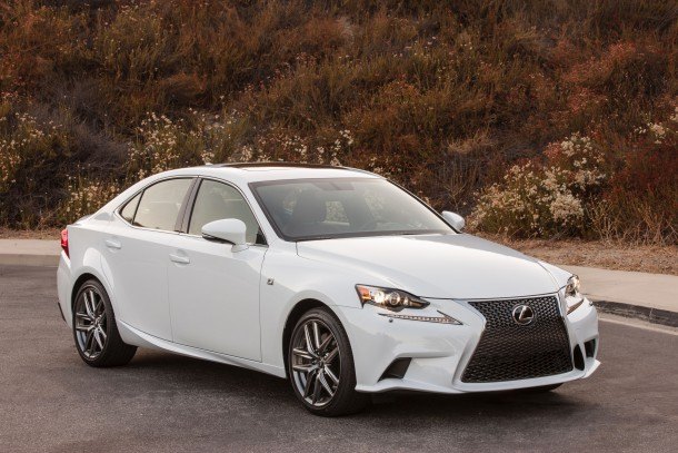 Lexus Will Test No-haggle Pricing at Some of Its Dealers
