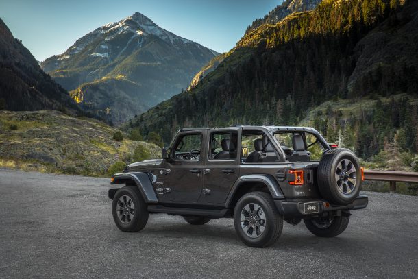 Leasing a Wrangler? If You're <em>Really</em> Cheap, You Might Want to Choose the Newer Model