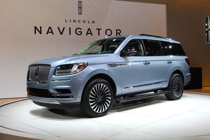2017 NYIAS: Lincoln's 2018 Navigator Tries Harder to Be Itself