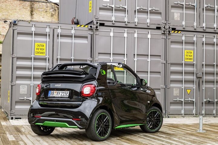 2017 smart fortwo electric drive america s smallest ev gets a makeover
