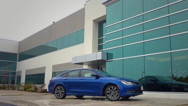 despite fca s clear out effort the chrysler 200 still isn t selling