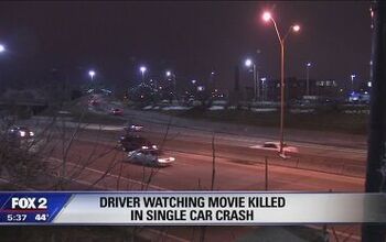 Detroit Driver, Distracted by Cellphone Porn, Crashes & Dies