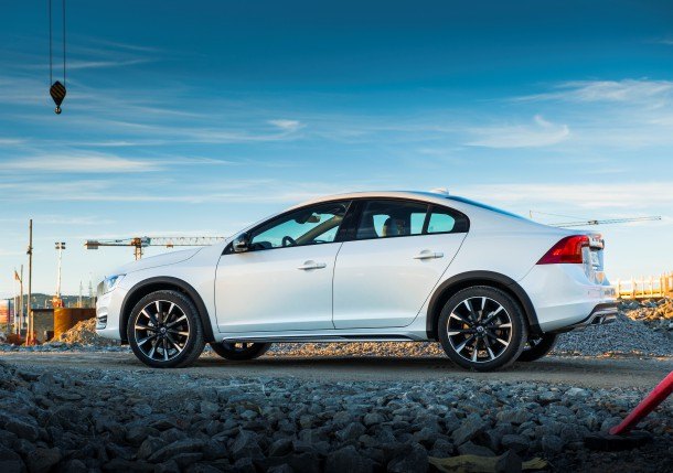 aint nobody buying the volvo s60 cross country