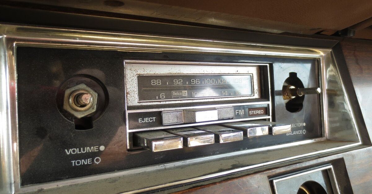 AM/FM Radio Still High Among Consumers' List Of Car Features | The ...